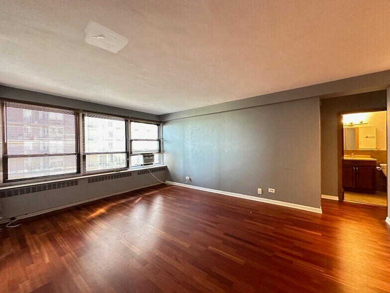 Building Photo - 4180 N Marine Dr