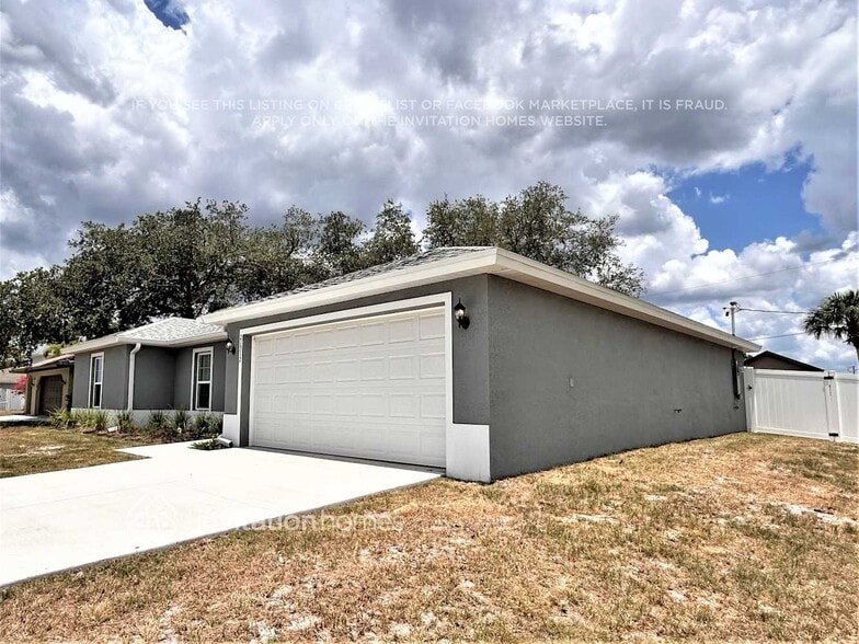 Building Photo - 21287 Hawthorne Ave