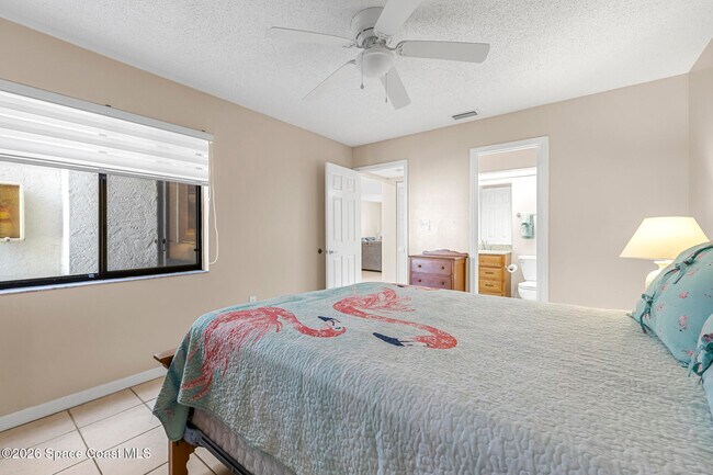 Building Photo - 1141 Country Club Dr