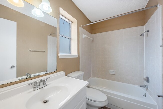 Building Photo - 12400 Brookglade Cir