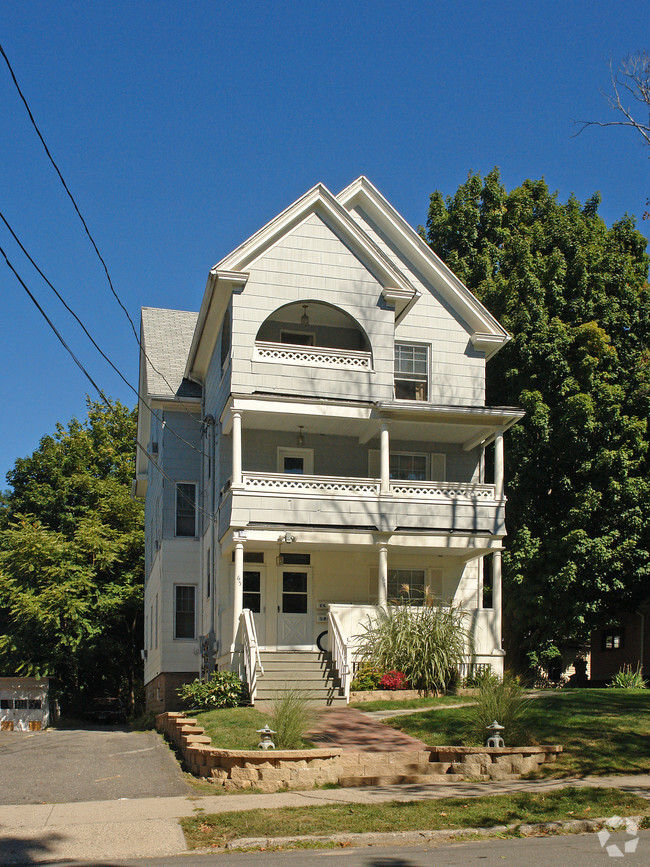 Building Photo - 65 Stearns St