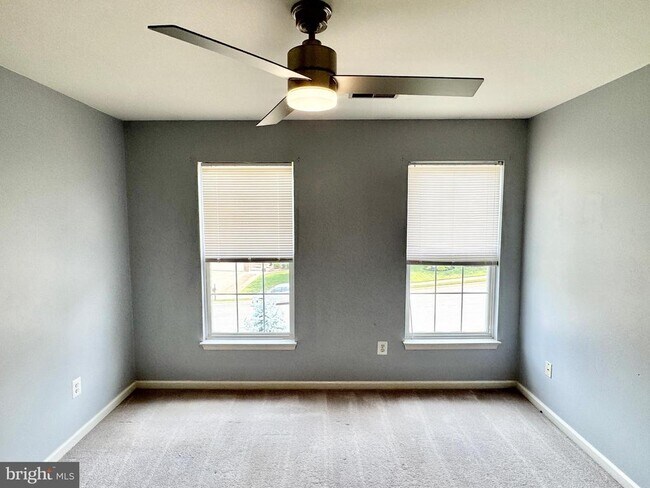 Building Photo - 35 Live Oak Ln