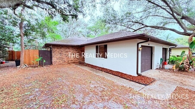 Building Photo - 7909 Richwood Dr