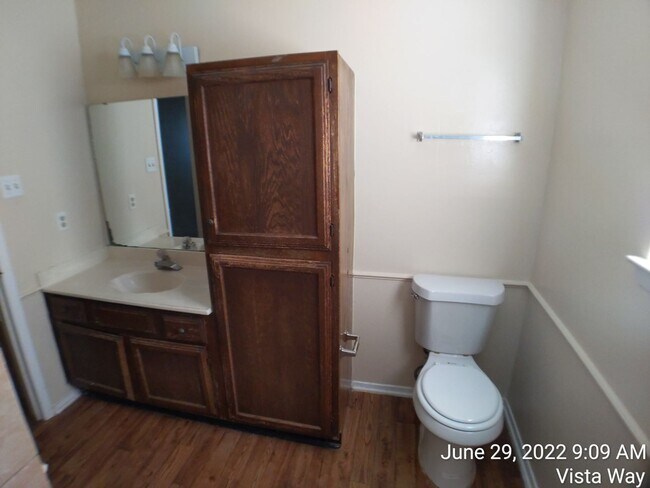 Building Photo - Apartment