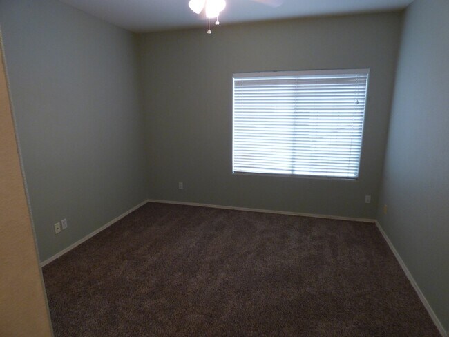 Building Photo - SOUTHPARK, BEAUTIFUL UPDATES, NEW BLACK GRANITE COUNTERS, NEW CARPET, STAINLESS APPLIANCES, GARAGE!