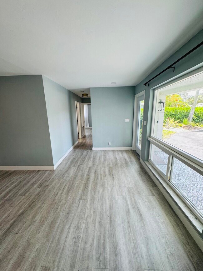 Building Photo - 2171 NE 62nd Ct