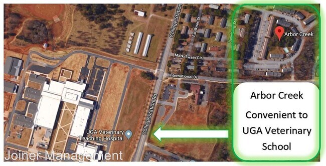 Building Photo - 120 Mark Twain Cir