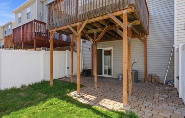 Building Photo - 367 E 525 S