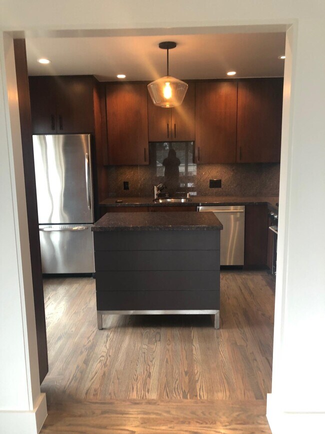 Building Photo - 394 Cresta Vista Dr