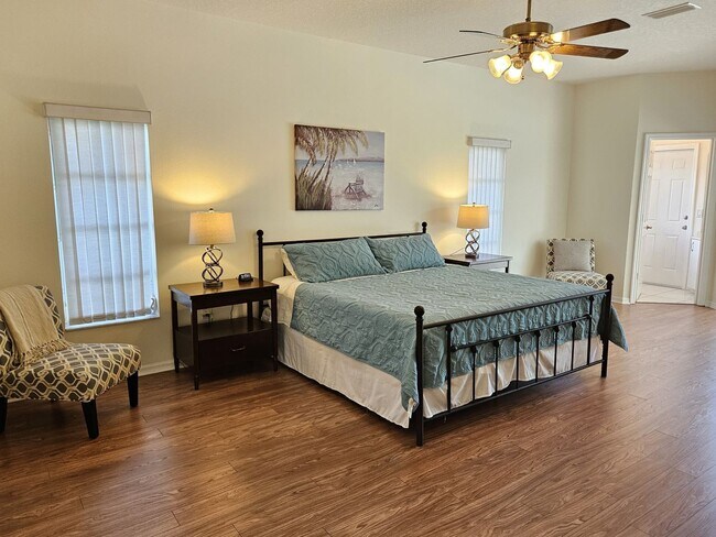 Building Photo - Seasonal Short-Term Private Heated Pool Home with 3 Bedroom, 2.5 Bath, 2 Car Garage in Sorrento W...