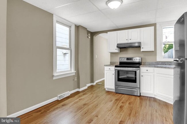 Building Photo - Coming Soon- Spacious 3 Bedroom Home with ...