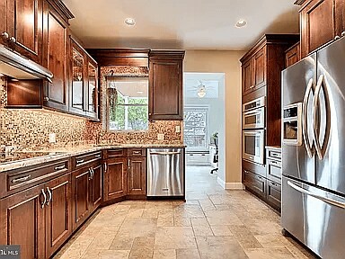 Building Photo - 2737 Eastern Ave