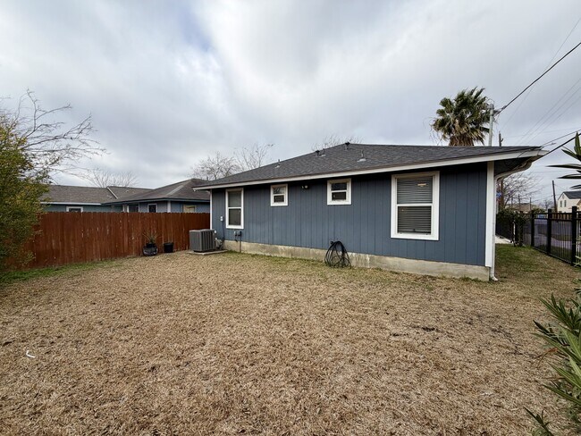 Building Photo - 514 Martin Luther King Dr