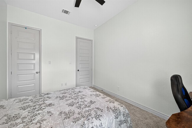 Building Photo - 3602 Lake Falls Dr