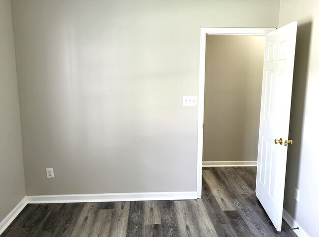 Building Photo - 8300 Neuse Hunter Dr