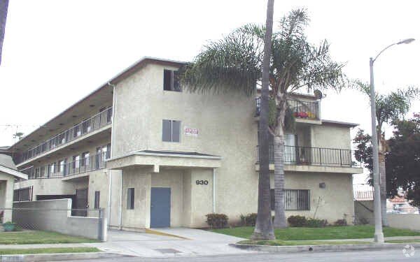 Building Photo - 930 N Marine Ave