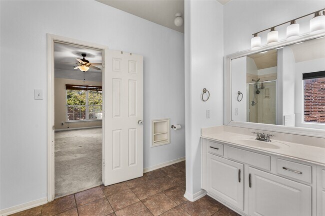 Building Photo - 7419 Chathan Glen Ln