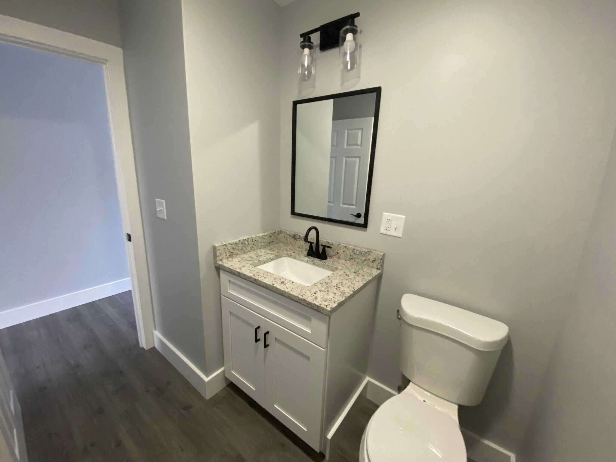 Building Photo - 32 Main St