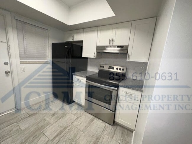 Interior Photo - 3601 Van Buren St