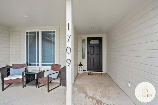 Building Photo - 1709 NW 33rd Pl