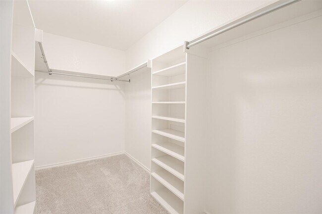 Building Photo - 4828 Holly Berry Dr