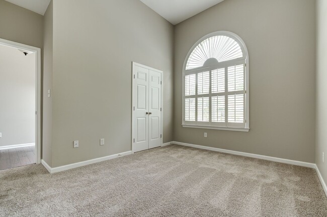 Building Photo - 1621 Old Cahaba Ct