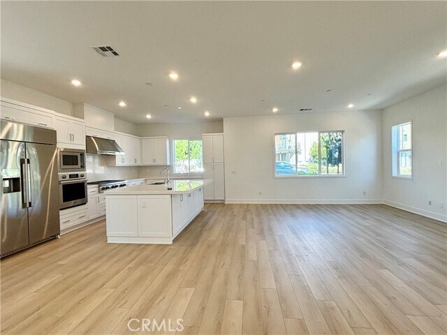 Building Photo - 135 Sawbuck