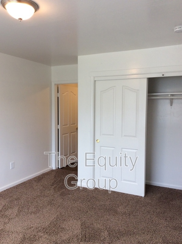 Building Photo - 437 N Park St