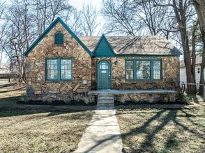 Building Photo - Freshly Updated House