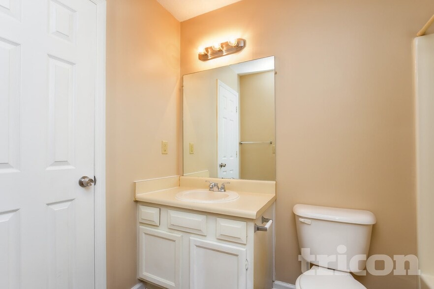 Building Photo - 1202 Holly Hills Dr SW