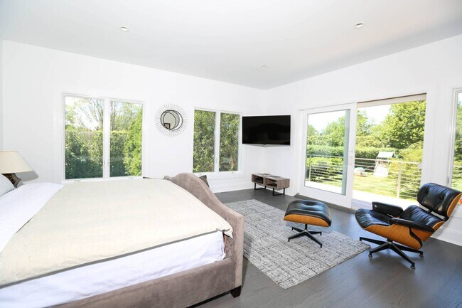 Building Photo - 117 Erica's Ln