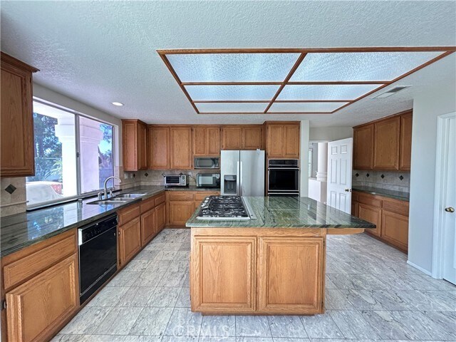 Building Photo - 8132 E Hillsdale Dr