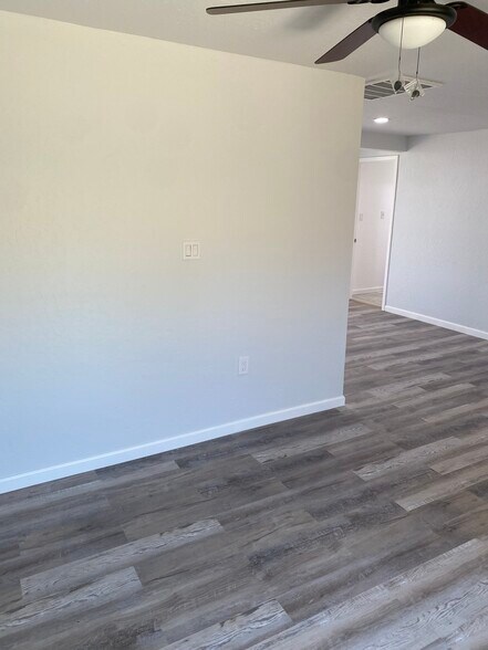 Building Photo - 402 Vine St