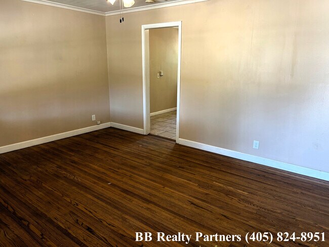 Building Photo - 431 S Pittsburg Ave