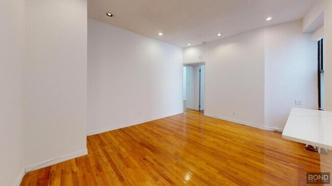 Building Photo - 2 bedroom in Manhattan NY 10003