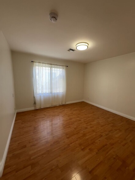 Building Photo - 446 N Alta Vista Blvd