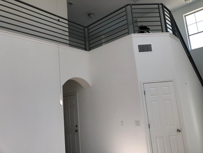 Building Photo - 436 Arrowhead Vine St