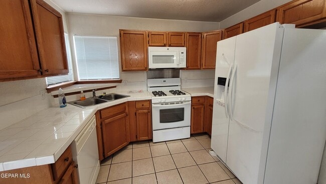 Building Photo - 7149 Golden Hawk Dr