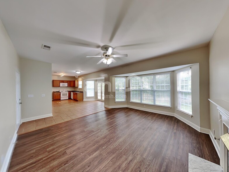 Building Photo - 6728 Autumn Oaks Dr