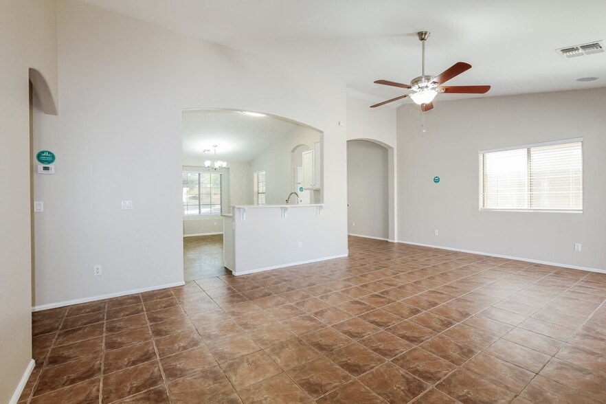 Building Photo - 14988 W Riviera Dr