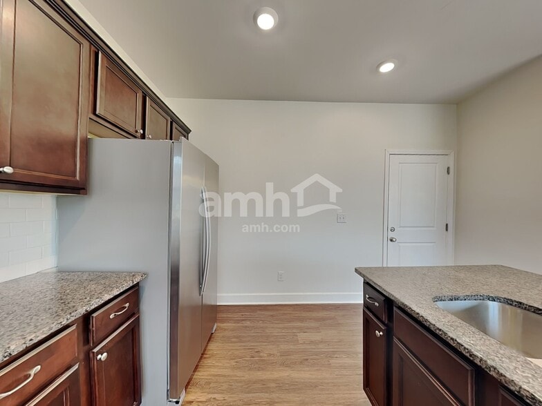 Building Photo - 417 Bluewater Dr