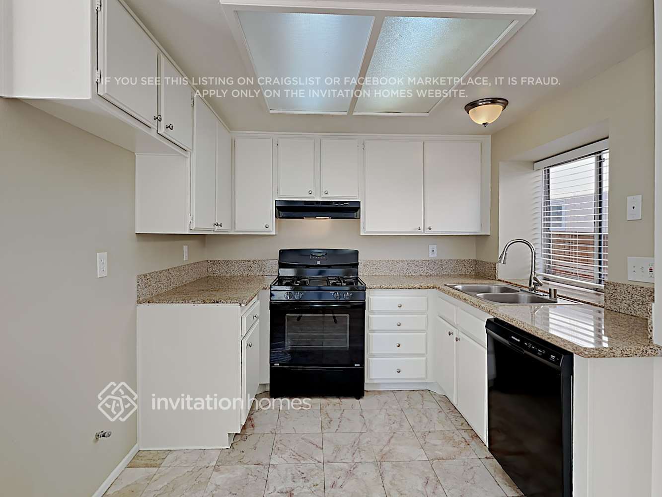 Building Photo - 14327 Green Vista Dr