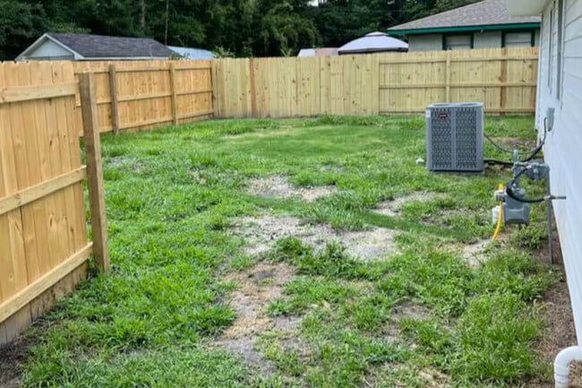 Building Photo - Horne Pl Main House