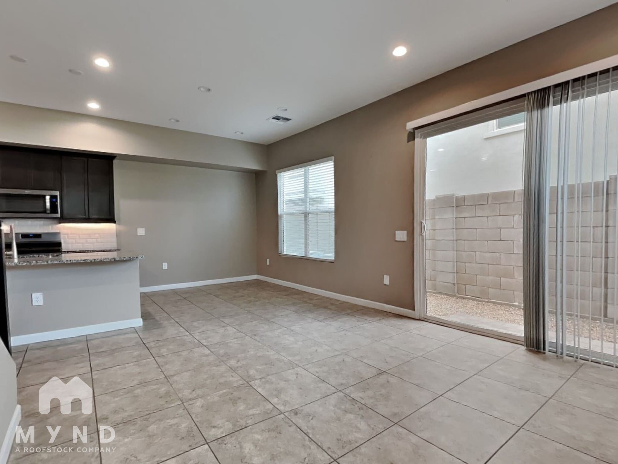 Building Photo - 4839 E Village Dr