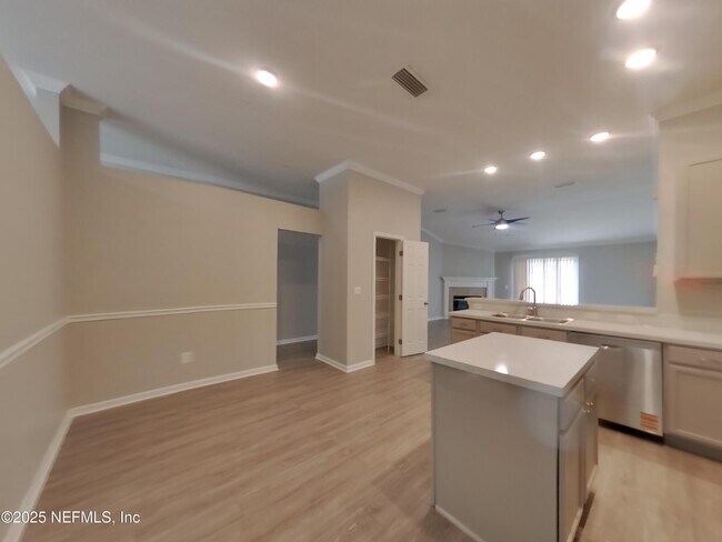 Building Photo - 3208 Ginny Lake Dr