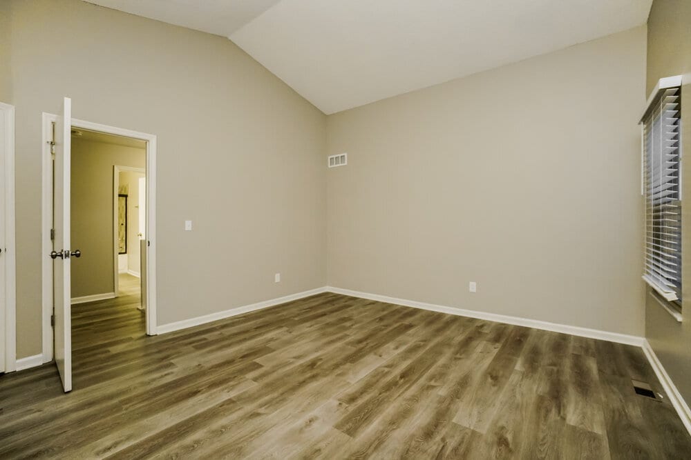 Building Photo - 1127 Crestview St