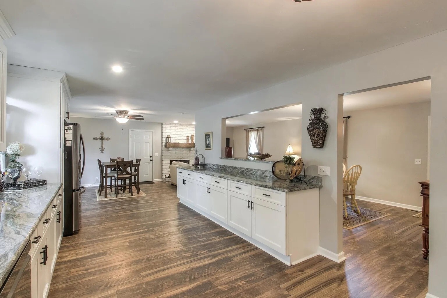 Building Photo - 444 Foothill Dr