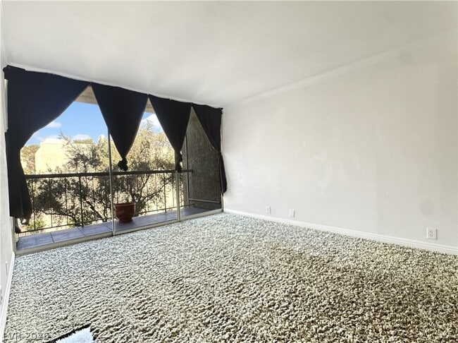 Building Photo - 730 S Royal Crest Cir