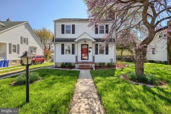 Building Photo - 6609 Fairdel Ave