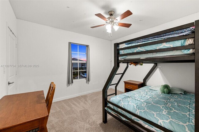 Building Photo - 525 NE 6th Pl